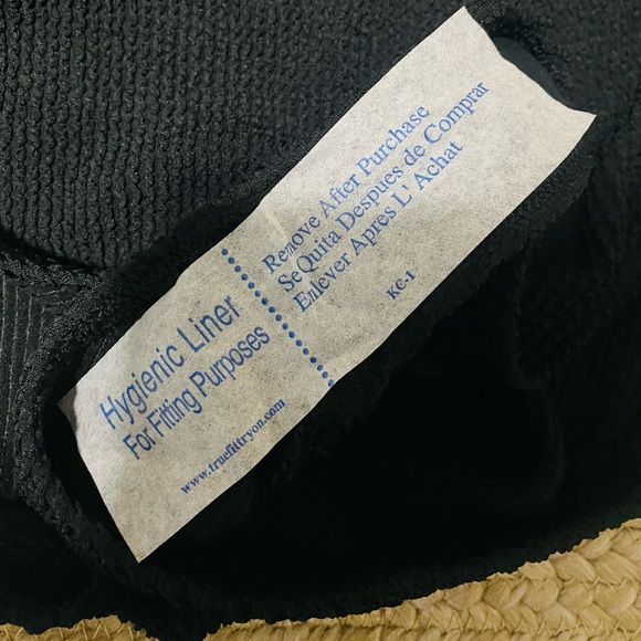 Good American Always fits one Piece - Picture 8 of 11